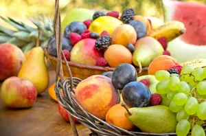 Фруктовые и ягодные корзинки