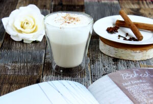 Молоко с корицей