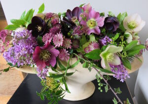 Морозник в букете