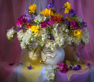 Фрезии в букете