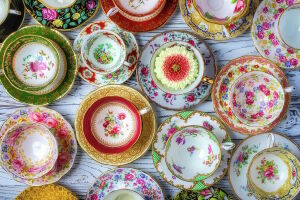 Посуда разная с цветами