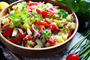 Картофель в салате