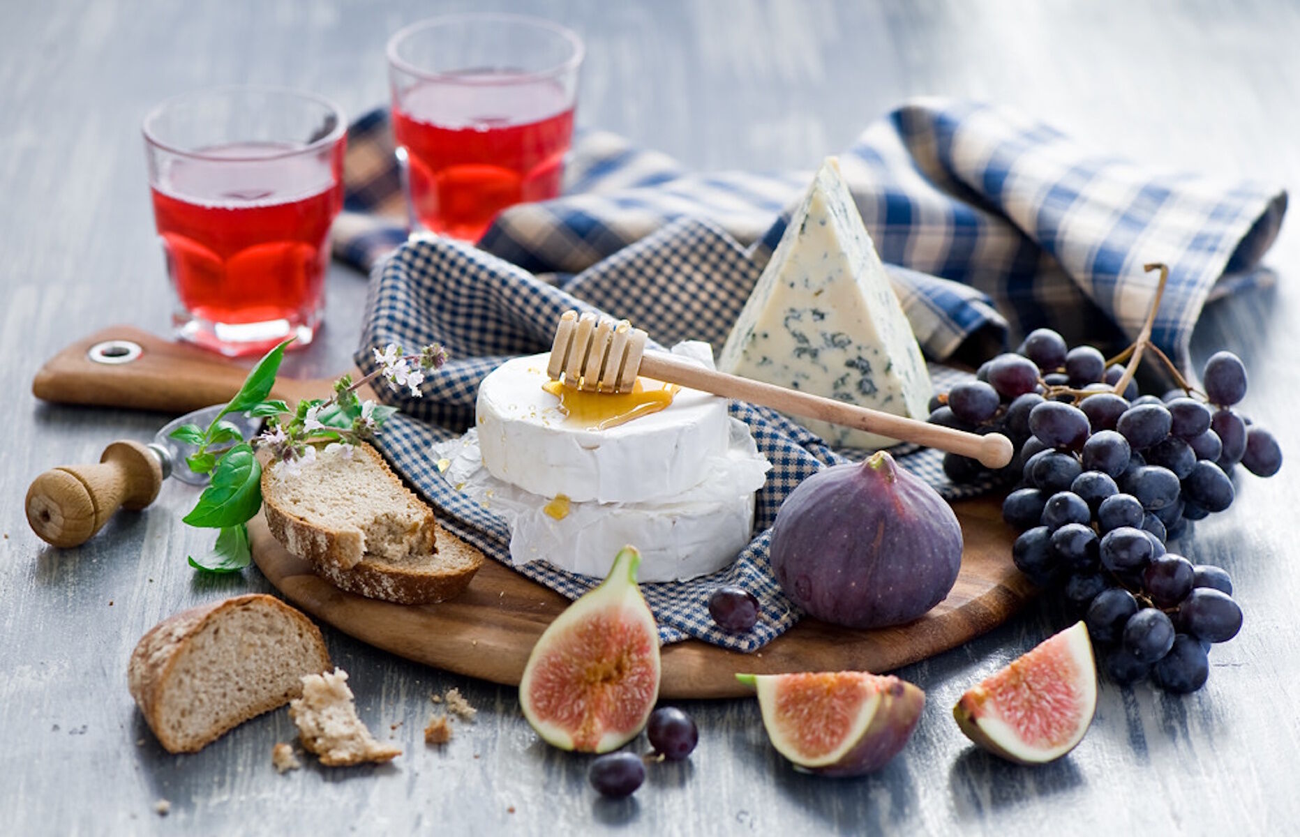 Благородный сыр и инжир