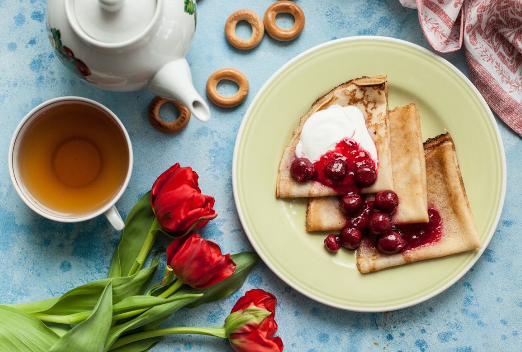 Блинчики и вишня