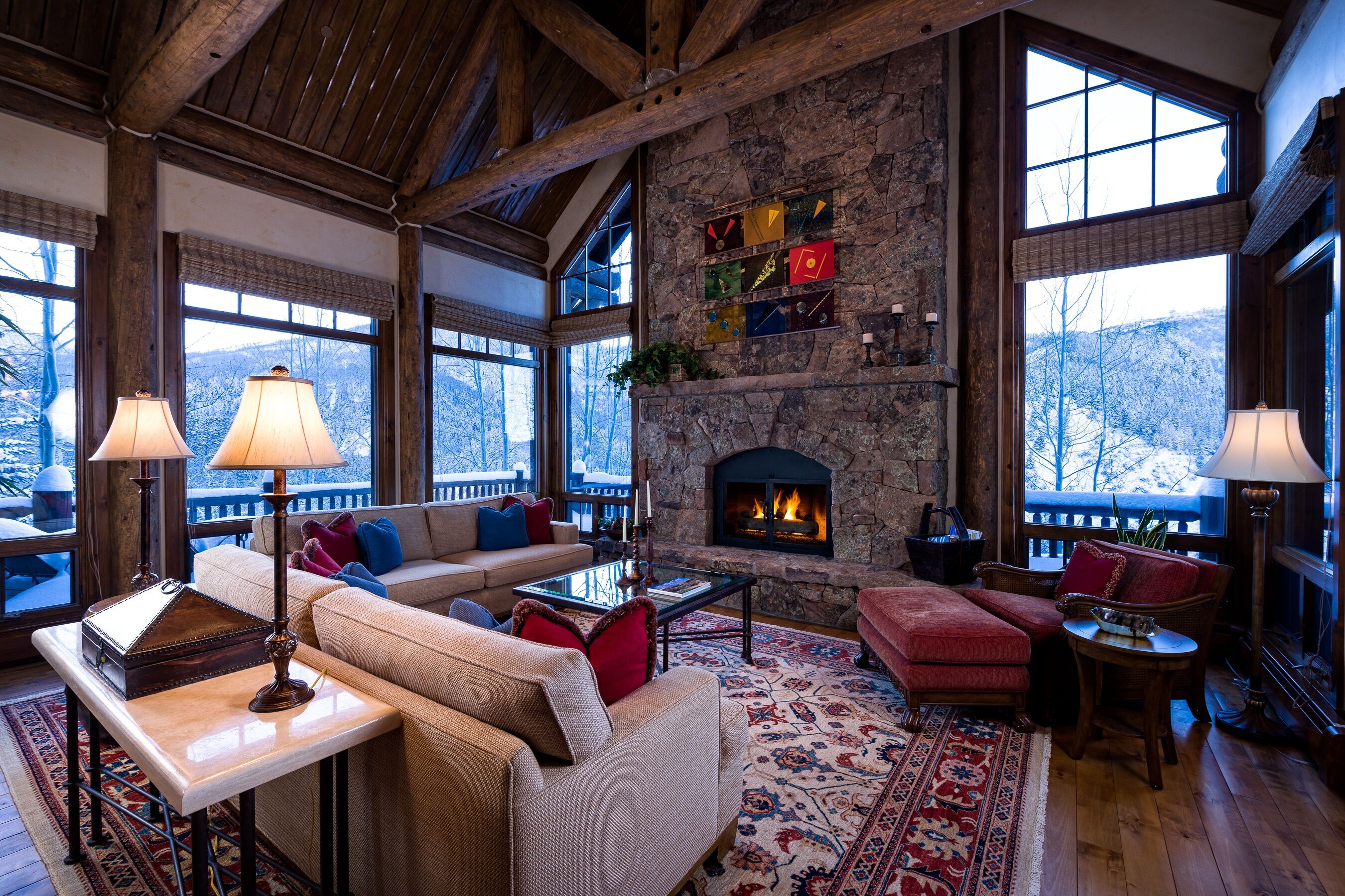 В доме среди леса