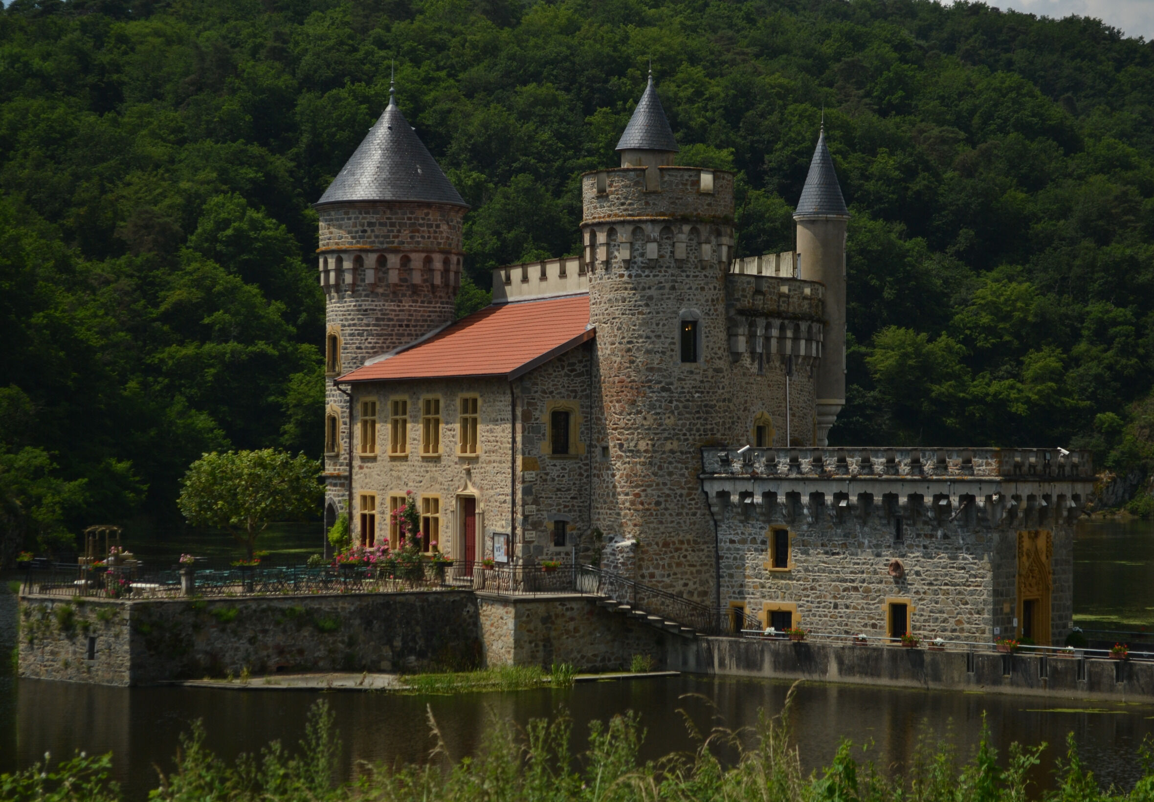 Замок Шато де Ла Рош