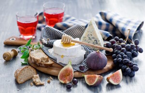 Благородный сыр и инжир