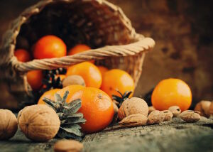 Мандарины и орехи