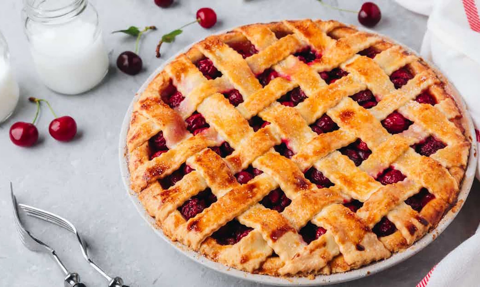 Пирог с ягодой вишней