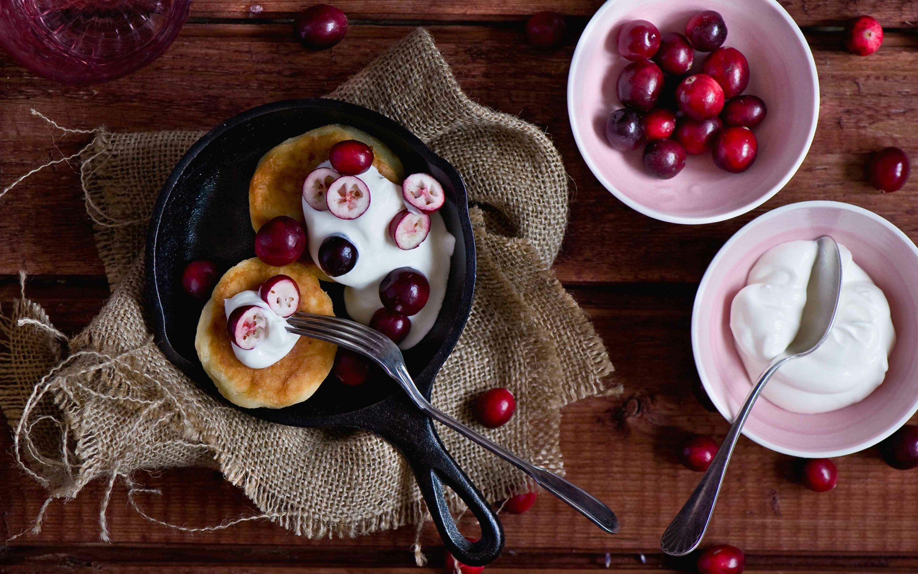 Оладушки с клюквой