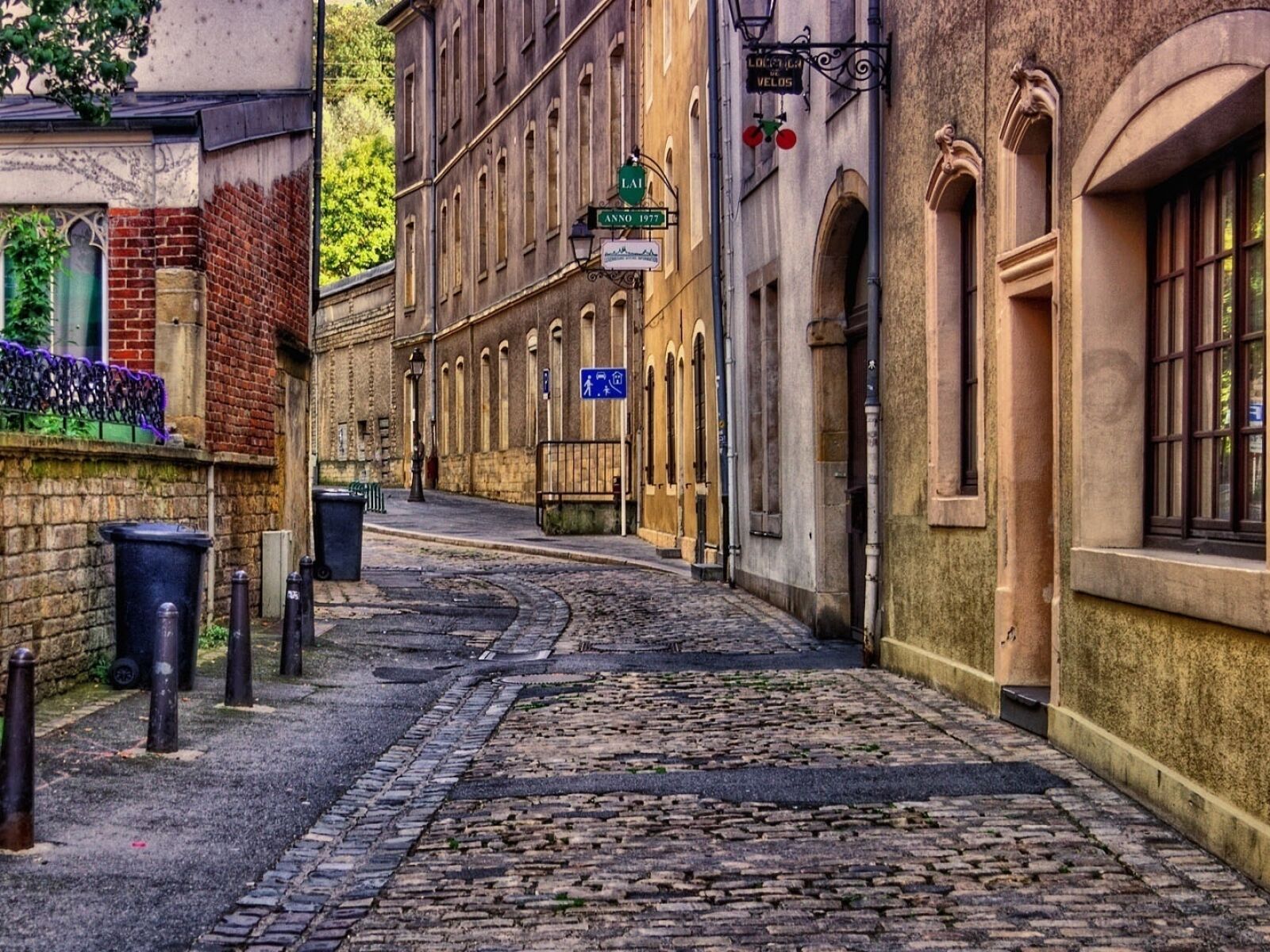 Дорожка из камней