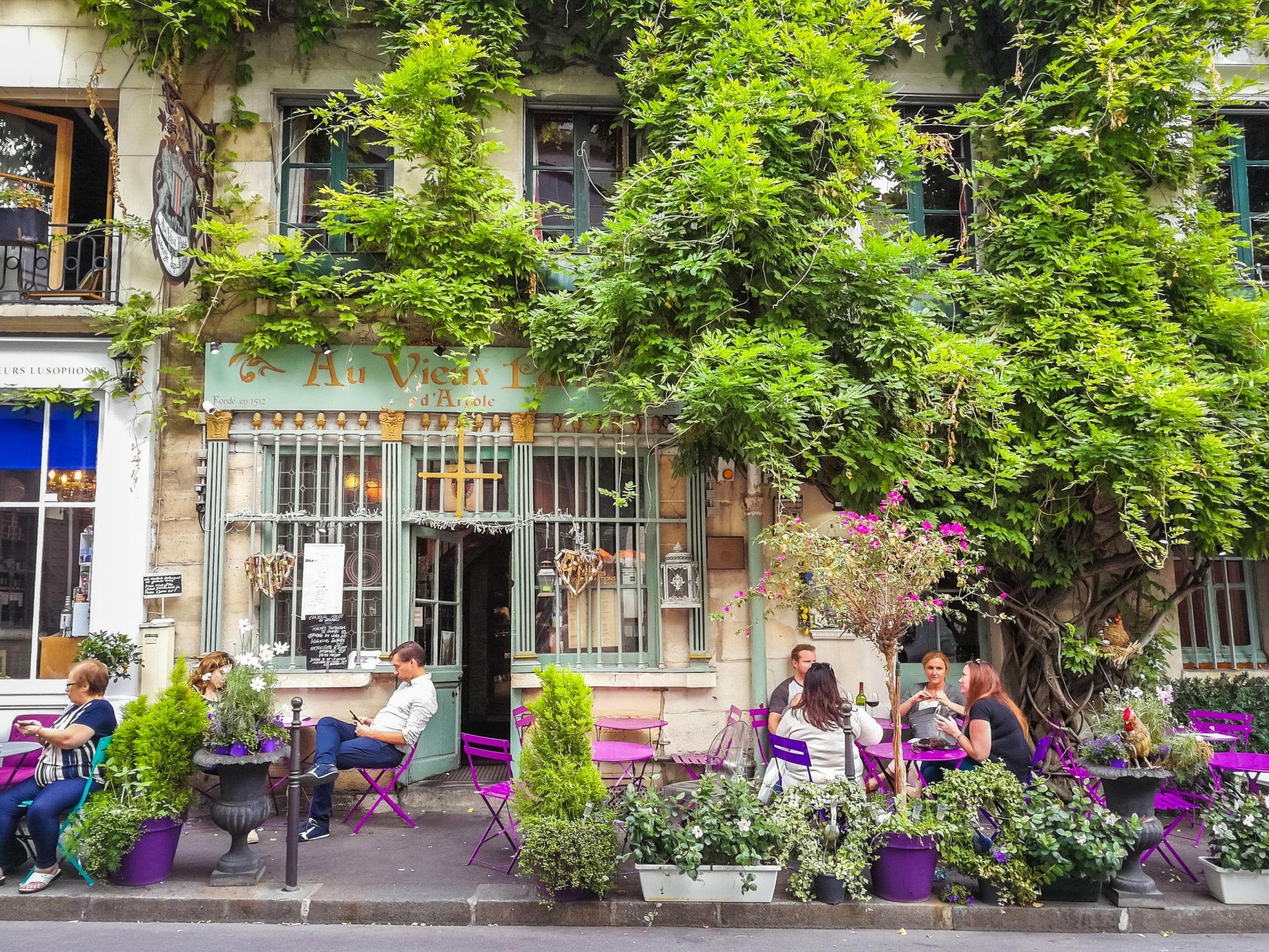 Кафе в Париже