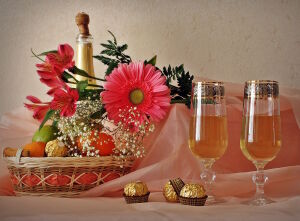 Шампанское и конфеты