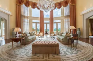 Большое окно