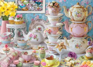 Разные чайники и сладости