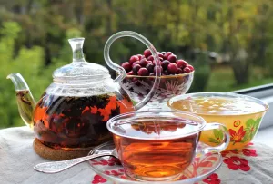 Чай, ягоды и мед