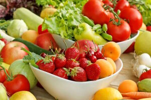 Клубника и разные овощи