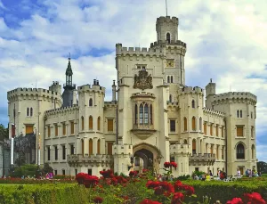 Замок Глубока в Чехии