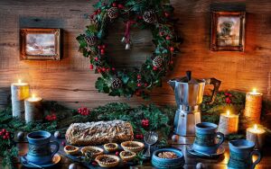 Свечи, печенье и ель