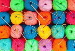 Нитки, крючки и булавки