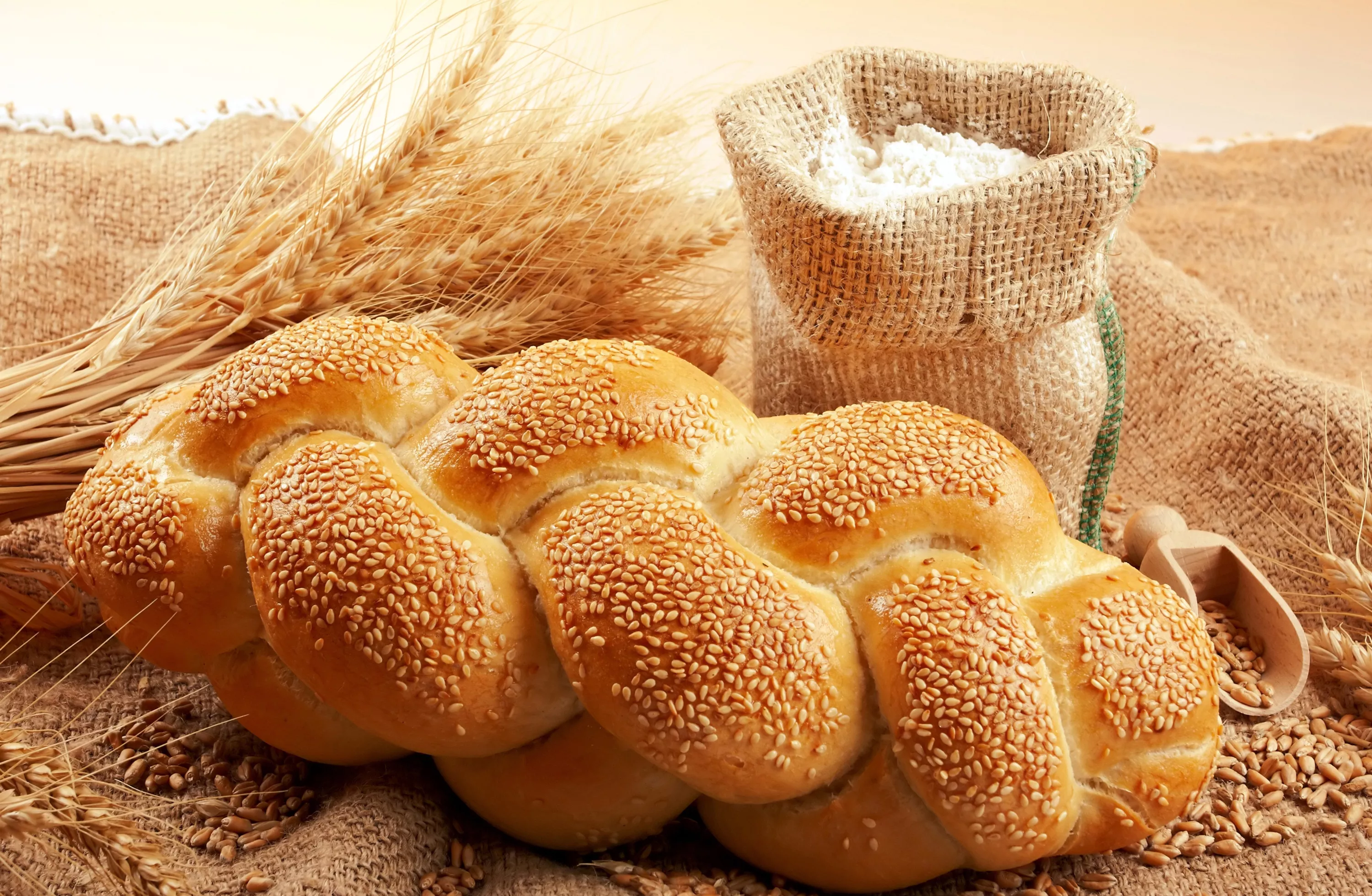 Плетенка с кунжутом