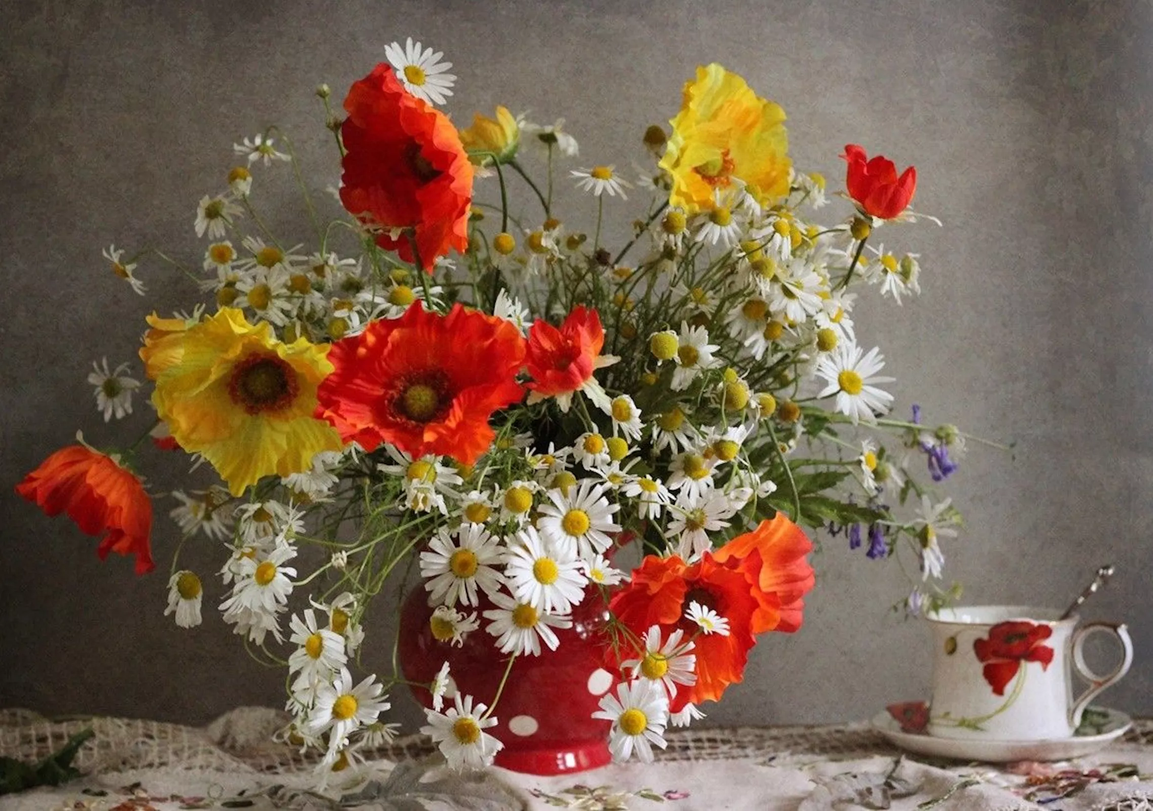 Маки, ромашки и чай