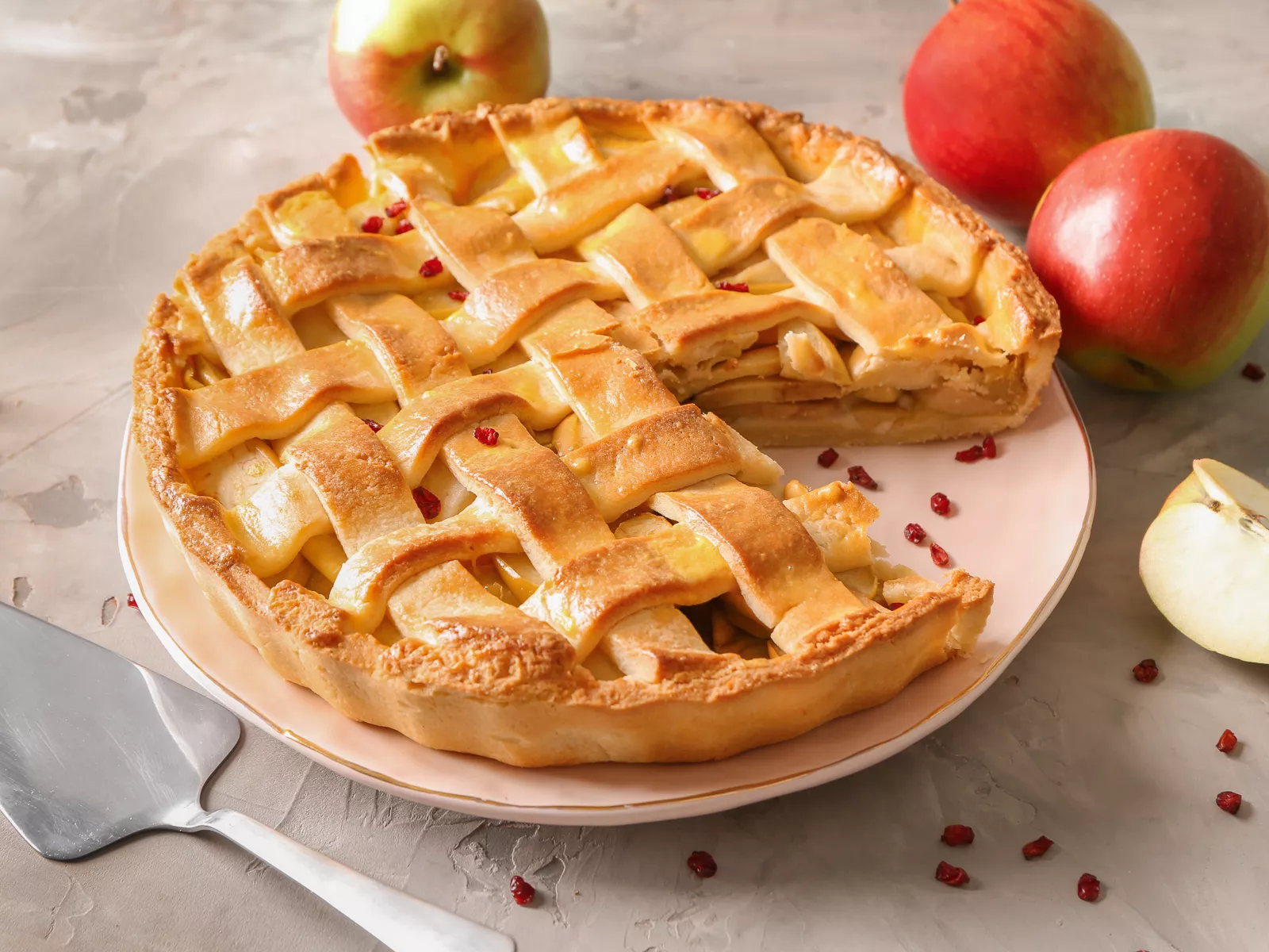 Яблочный песочный пирог