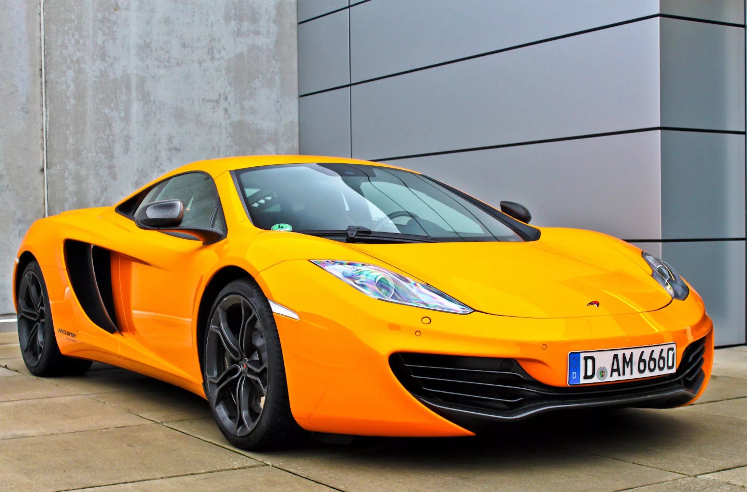 McLaren MP4-12C оранжевый