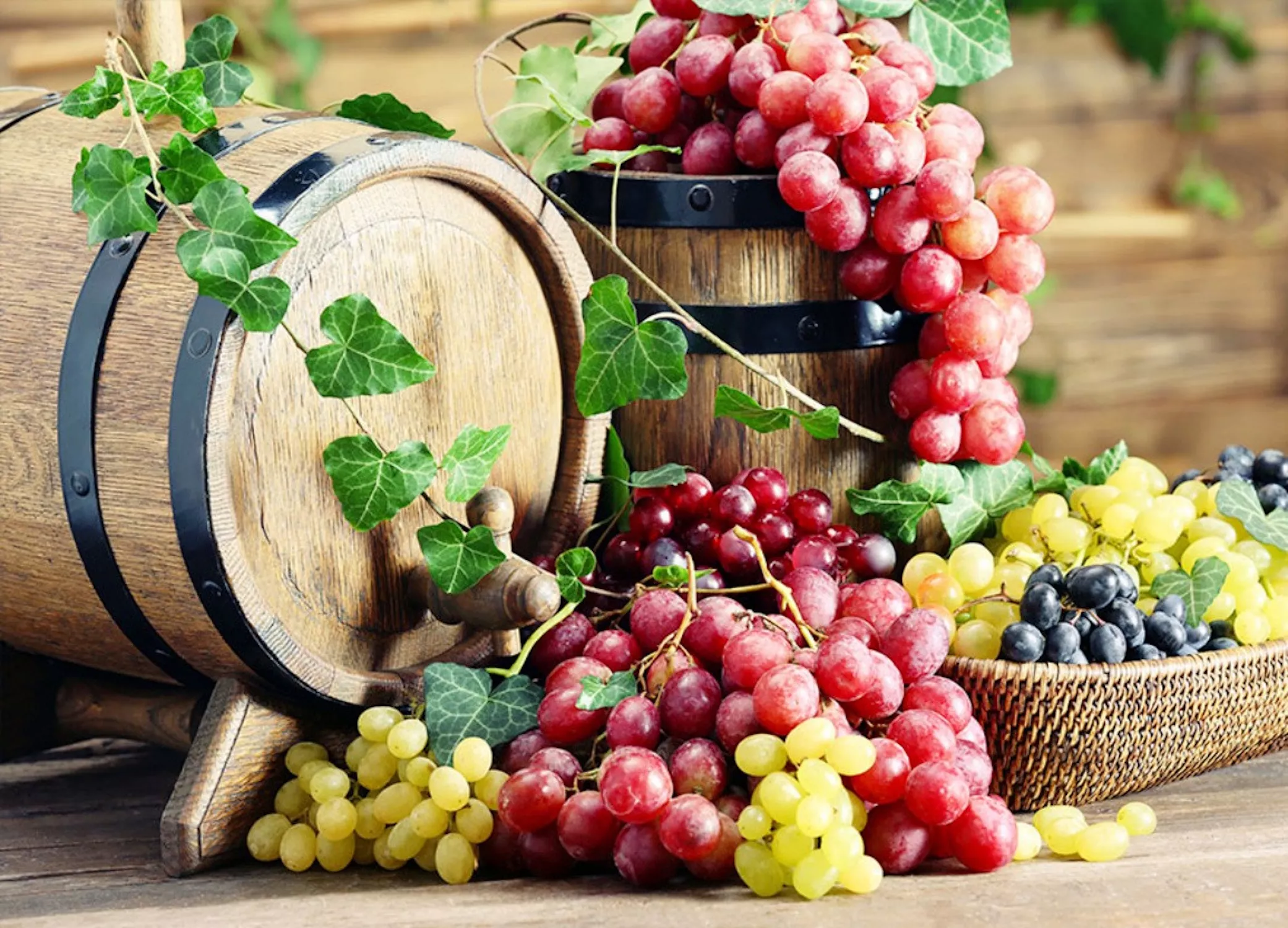Бочки и виноград