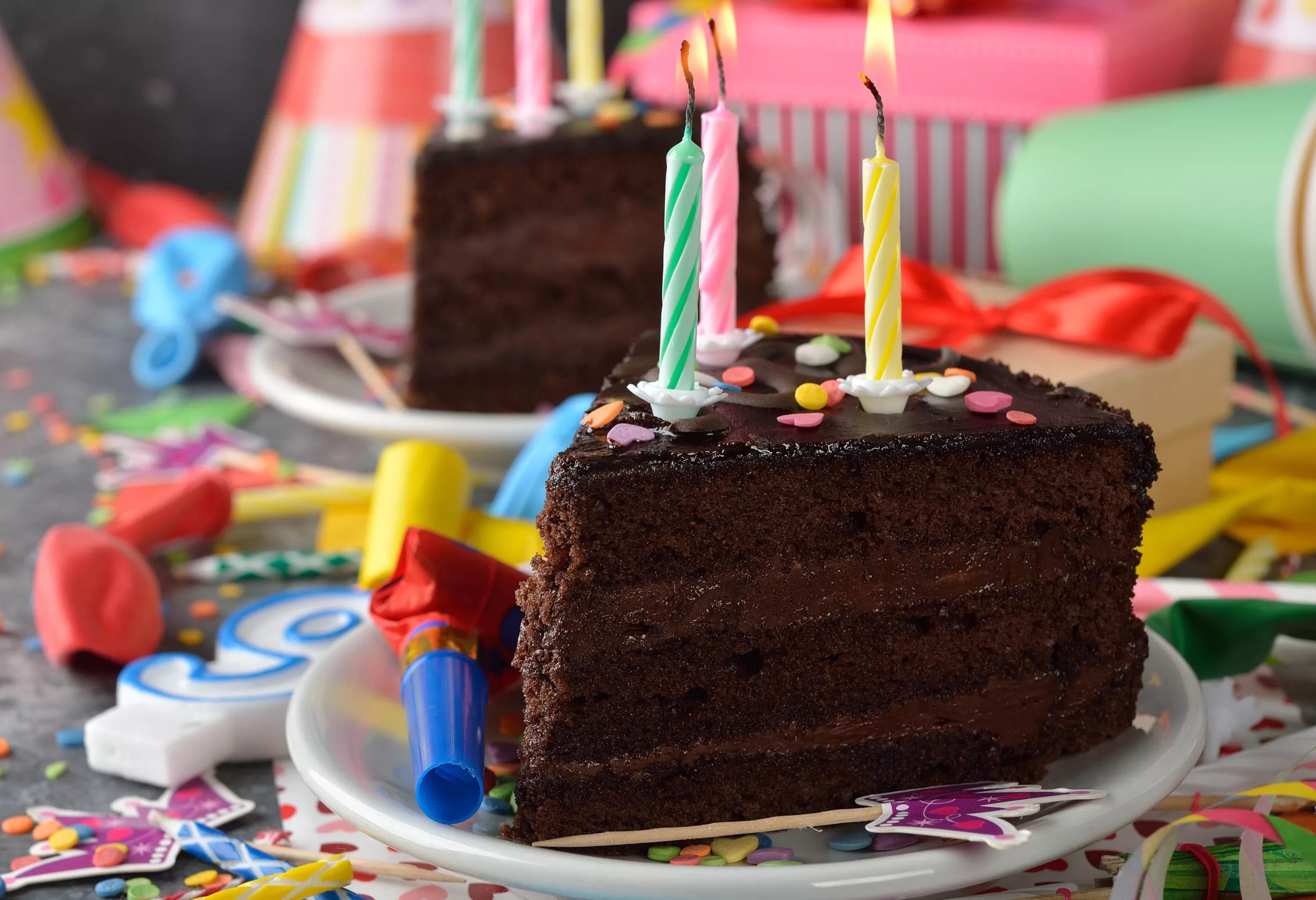 Шоколадный торт на празднике