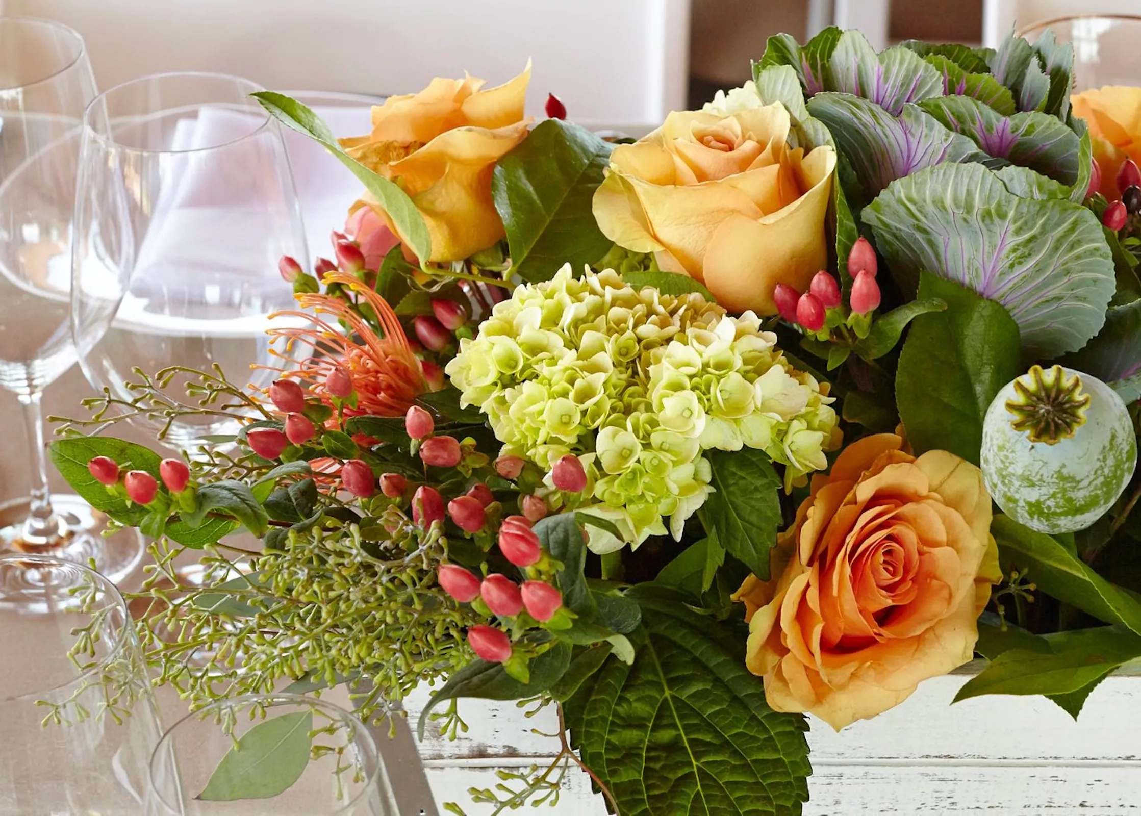 Букет с розами и маком