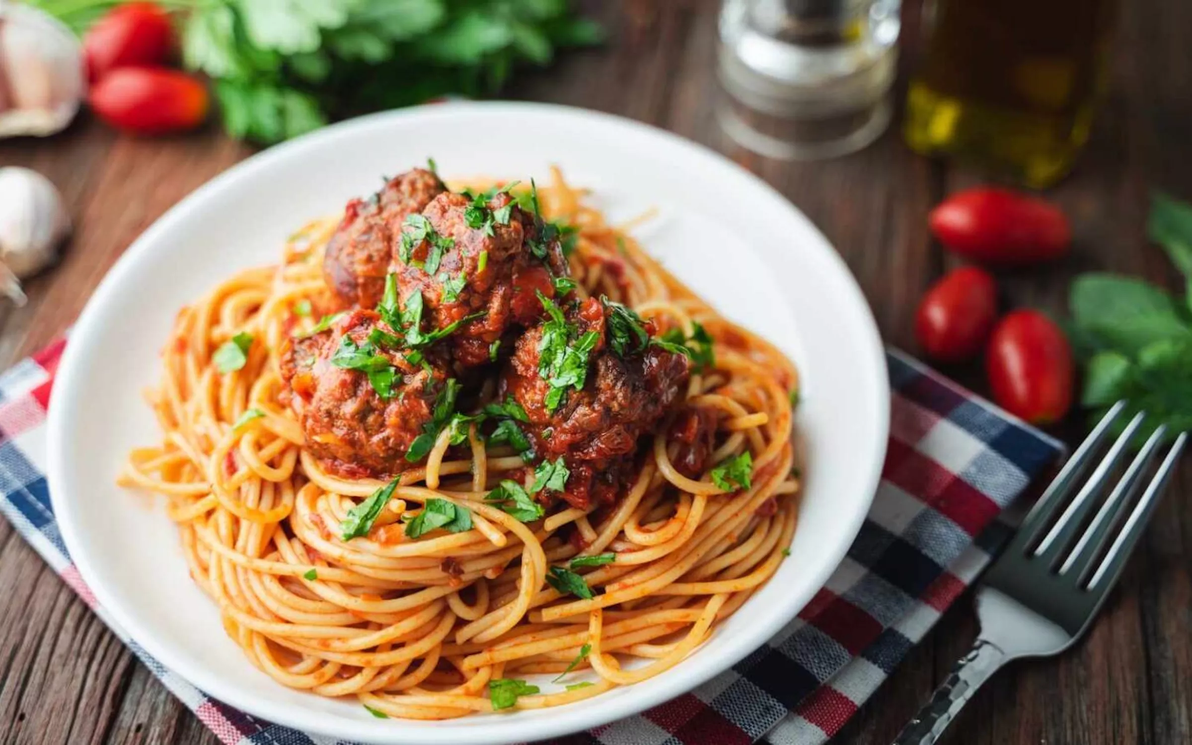 Спагетти и фрикадельки