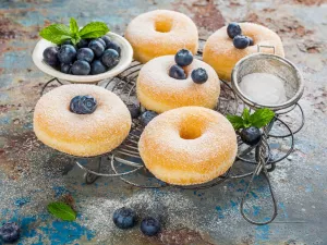 Пончики с голубикой