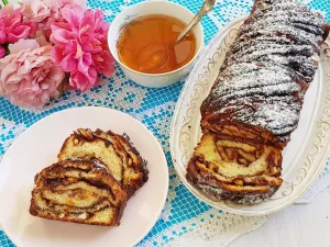 Пирог с маком и орехами