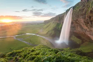 Водопад и восход