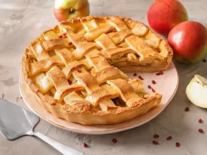 Яблочный песочный пирог