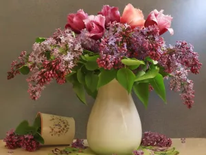 Сирень и тюльпанчики