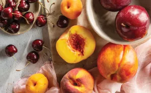 Нектарин и черешня