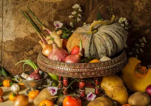 Лук, тыква и цветы