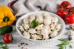 Пельмени и овощи