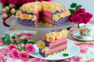 Торт с розочками