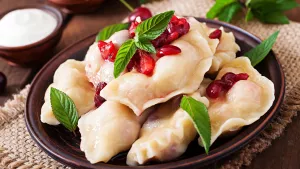 Вареники с вишней и мятой