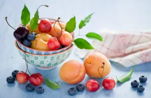 Микс ягод и абрикосы
