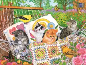 Кошки на подушках