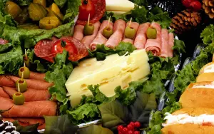 Сыр, мясо, маслины