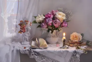 Розы, свеча, блокнот