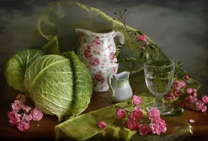 Натюрморт с савойской капустой