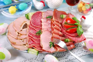 Мясная яркая нарезка