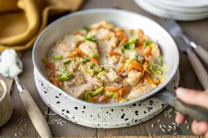 Курица с овощами и сливками