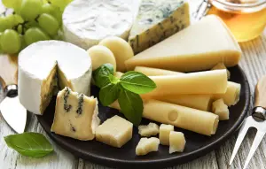 Сыр кусочками